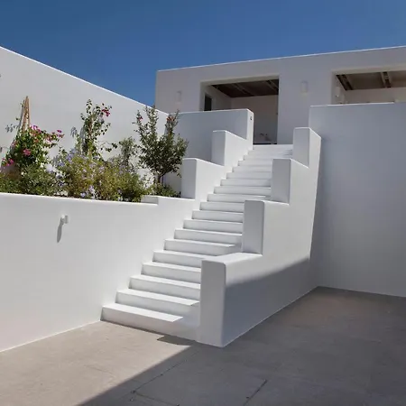 Paros Sleeps 16 Pool Air Con *
