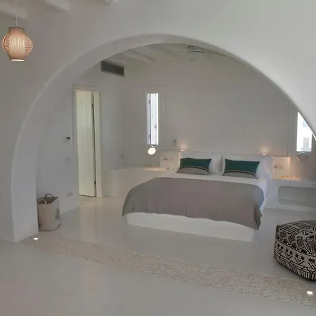 Paros Sleeps 16 Pool Air Con Parikia (Paros)