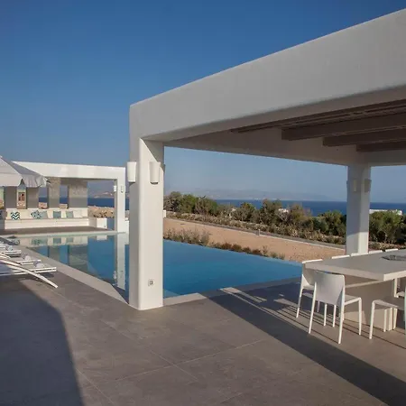 Paros Sleeps 16 Pool Air Con * Parikia (Paros)