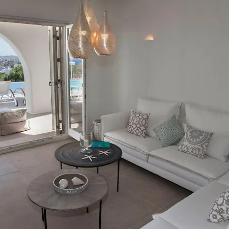 Paros Sleeps 16 Pool Air Con *