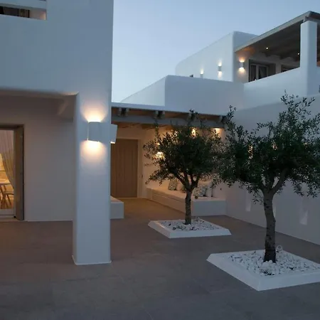 Paros Sleeps 16 Pool Air Con Parikia (Paros)